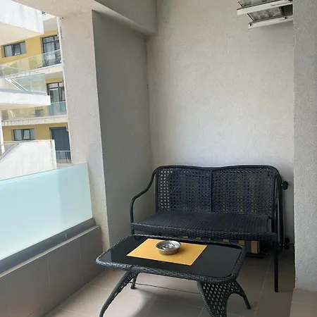 K Mamaia-sat Apartment *