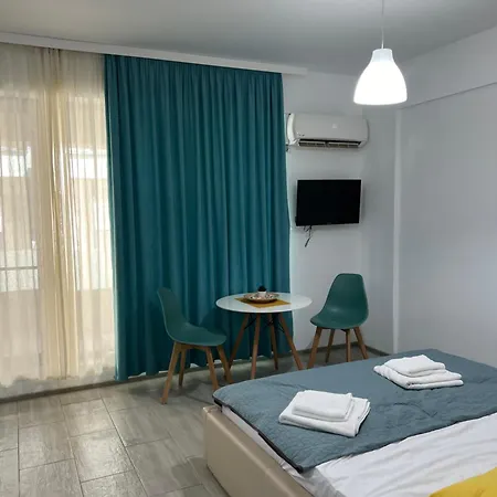 K Mamaia-sat Apartment *